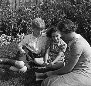 Mother/Children Reading