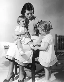 Mother & Children 1940S