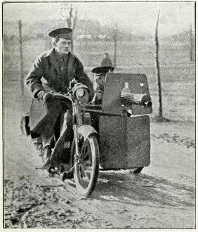 Images Dated 17th February 2017: Motorcycle with sidecar and mounted machine-gun 1914