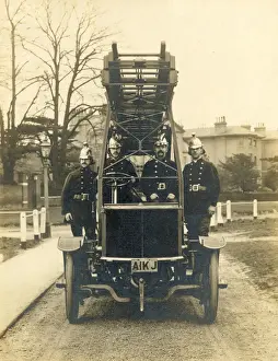 Motorised 75 foot ladder appliance