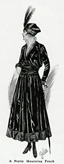 Images Dated 8th March 2016: Mouring dress 1916