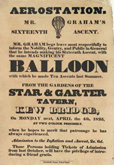 Images Dated 7th November 2011: Mr Grahams balloon ascent, Kew Bridge