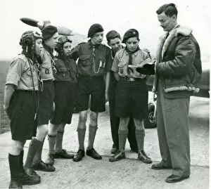 Images Dated 29th July 2011: Mr Trevor Scott-Chard and Air Scouts