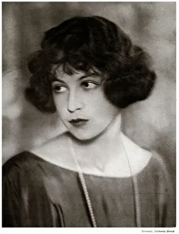 Ambassador Gallery: Mrs Marcellus Thomson