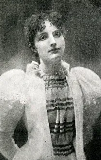 Images Dated 24th May 2019: Mrs Roy Devereux, editor of Mayfair magazine
