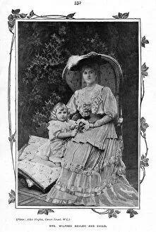 Ashley Collection: Mrs Wilfred Ashley and child (Edwina Mountbatten)
