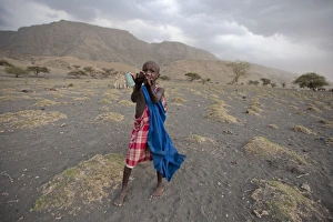 Images Dated 16th February 2011: Msai Children - girl asking for sweets