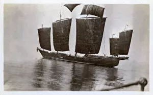 Masts Collection: Multi-masted Chinese Junk