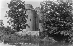 Sightseeing Prints: Munkey Castle