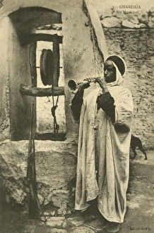 Shotgun Gallery: A musician, Ghardaia