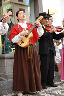 Images Dated 27th December 2007: Musicians from Gaula, in Funchal, Madeira