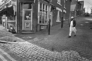 Licence Prints: Muslim man Leicester East