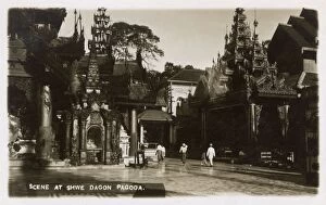 Yangon Collection: Myanmar - Yangon - Shwedagon Pagoda - Inner courtyard