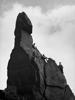 Images Dated 6th September 2011: Napes Needle