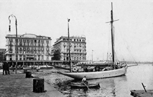 Images Dated 10th February 2017: Naples / Santa Lucia 1930