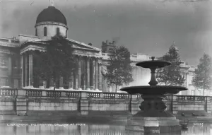 The National Gallery at Night