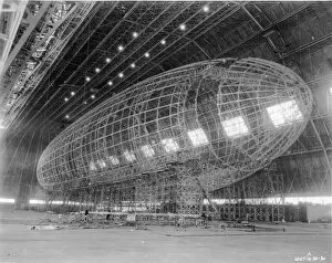 Akron Gallery: The US Navy airship ZRS-4 Akron during construction