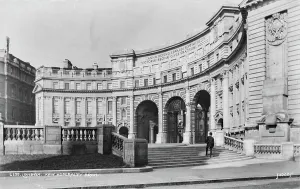 Significant Prints: New Admiralty Arch, London