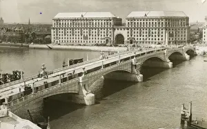 Grade Prints: New Lambeth Bridge, River Thames, London