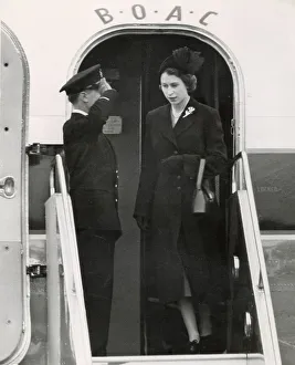 Commonwealth Prints: New Queen Elizabeth lands in London