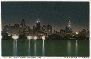 Images Dated 24th November 2016: The New York Skyline from the East River
