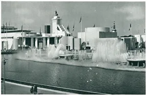 Cluster Prints: New York World's Fair, Lagoon Of Nations