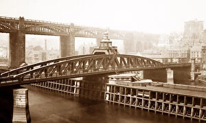 Tyne Collection: Newcastle upon Tyne bridge