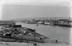 Newhaven Prints: Newhaven Harbour