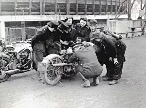 Images Dated 5th October 2011: NFS firewomen in dispatch rider training, WW2