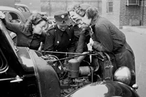 Images Dated 5th October 2011: NFS firewomen at work, rest and play, WW2