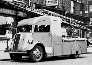NFS (London) Heavy Unit (Pump) in a street, WW2