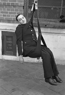 NFS-London Region 100ft turntable rescue sling, WW2