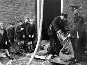 NFS (London Region) Salvage Corps in action, WW2