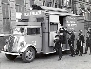 NFS mobile kitchen in use, WW2