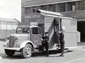 NFS mobile kitchen in use, WW2