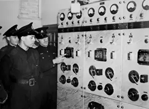 Panels Prints: NFS recruits training on control panel, WW2