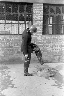 NFS training / instructional photo, the use of hose, WW2