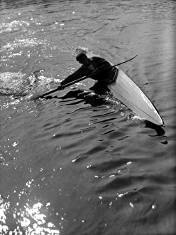 Images Dated 1st September 2011: Nifty Canoeing
