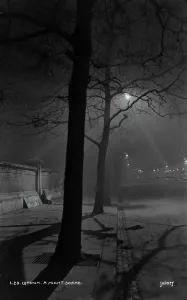 Glow Prints: A Night Scene in London