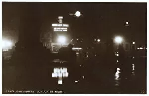 Nightime in Tralgar Square, London
