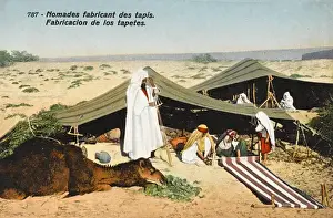 Craftsmanship Prints: Nomads making rugs in the desert, Tunisia