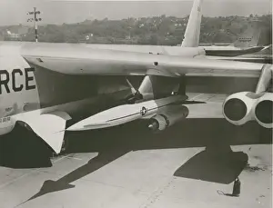 Hound Prints: North American GAM-77 Hound Dog air-to-ground missile