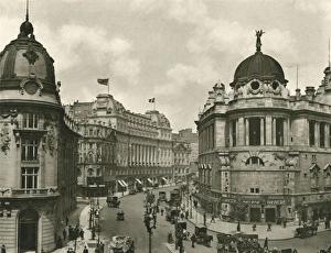 Images Dated 4th July 2011: Northumberland Avenue