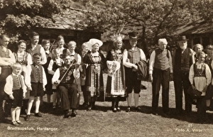 Images Dated 26th August 2011: Norwegian Bridal Party - Hardanger, Norway