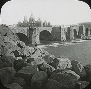 Arched Gallery: Notre Dame del Pilar