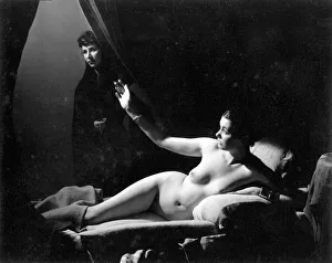 Images Dated 11th January 2012: Nude Danae by Jean Straker