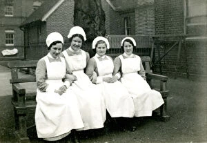 Images Dated 5th April 2017: Nurses on bench