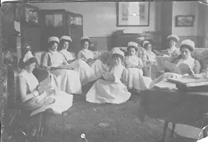 Britain British Nurse Nurses Medicine Prints: Nurses in sitting room, St Thomas?s Hospital