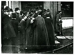 Nurses waiting with police, Sidney Street Siege, London