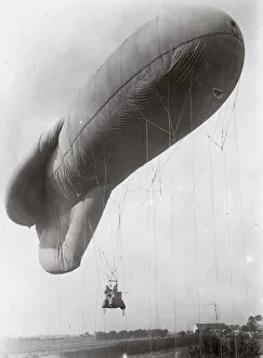 Images Dated 25th January 2017: Observation balloon ascending, Abele, Belgium, WW1
